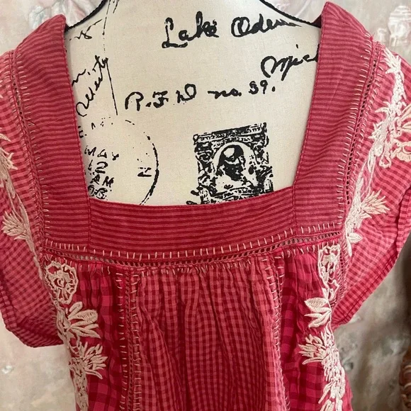 FREE  PEOPLE HALF MOON EMBROIDERED TOP CHERRY WHITE SMALL LARGE - Picture 6 of 7